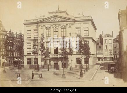 Blick auf das Museum Boijmans im Schielandshuis in Rotterdam, Rotterdam, das Museum Boymans und die Statue von Hoogendorp (Titel über Objekt), Rotterdam, Le musée Boymans et la Statue de Hoogendorp (Titel über Objekt), Foto, anonym, Rotterdam, 1867 - 1880, Fototräger, Albumendruck, Höhe, 107 mm x Breite, 166 mm Stockfoto