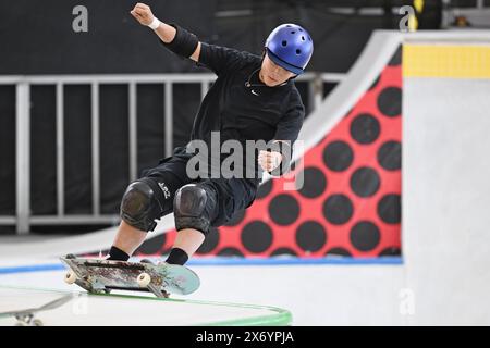 Shanghai, China. Kredit: MATSUO. Mai 2024. Sakura Yosozumi (JPN) Skateboarding : OQS olympische Qualifikationsserie für den paris Women's Park 2024 am Huangpu River in Shanghai, China. Kredit: MATSUO . K/AFLO SPORT/Alamy Live News Stockfoto