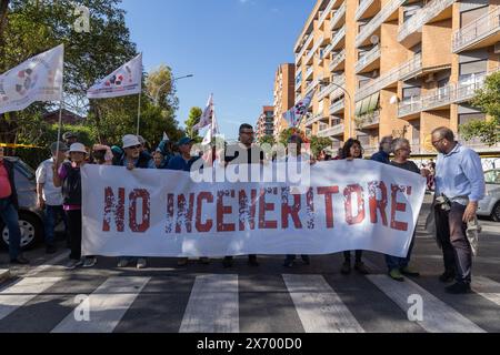 Rom, Italien. Mai 2024. Banner gegen den Bau einer Verbrennungsanlage in der Region Latium (Credit Image: © Matteo Nardone/Pacific Press via ZUMA Press Wire) NUR REDAKTIONELLE VERWENDUNG! Nicht für kommerzielle ZWECKE! Stockfoto