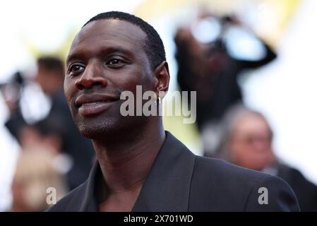 Cannes, Frankreich. Mai 2024. Der französische Schauspieler Omar Sy, ebenfalls Mitglied der Jury der 77. Ausgabe der Filmfestspiele von Cannes, kommt am 16. Mai 2024 zur Vorführung des Films Megalopolis beim Festival in Cannes, Südfrankreich. Quelle: Gao Jing/Xinhua/Alamy Live News Stockfoto