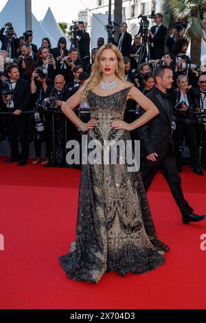 Festival de Cannes - Megapolis Premiere Meryem Sarah Uzerli bei der Premiere vom Megalopolis im Rahmen der 77. Internationale Filmfestspiele von Cannes 2024 im Palais des Festivals in Cannes am 16.05.2024. *** Festival de Cannes Megapolis Premiere Meryem Sarah Uzerli bei der Premiere von Megalopolis im Rahmen des Internationalen Filmfestivals von Cannes 77 2024 im Palais des Festivals in Cannes am 16 05 2024 Copyright: XEventpressxKochanx Stockfoto