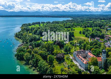 Die Gemeinde Bernried am Starnberger See im Luftbild Ausblick auf Bernried in der bayerischen Region Oberland am West Bernried Bayern Deutschland *** Stockfoto