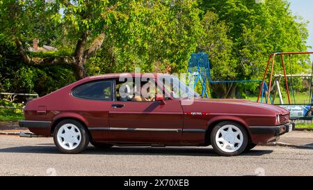 Stoke Goldington, Großbritannien - 11. Mai 2024: 1985 Ford Capri Oldtimer auf einer britischen Straße Stockfoto