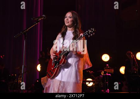 LONDON, ENGLAND – 16. MAI: Laufey (Laufey Lín Bing Jónsdóttir) trat am 16. Mai 2024 in der Royal Albert Hall in London auf. CAP/MAR ©MAR/Capital Pictures Stockfoto