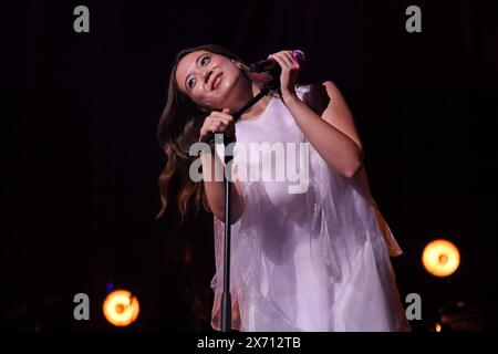 LONDON, ENGLAND – 16. MAI: Laufey (Laufey Lín Bing Jónsdóttir) trat am 16. Mai 2024 in der Royal Albert Hall in London auf. CAP/MAR ©MAR/Capital Pictures Stockfoto