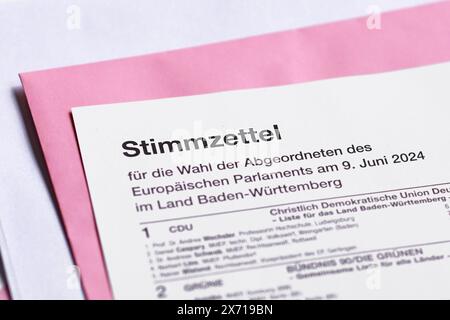 Deutschland - Mai 2024: Deutsche Stimmzettel für die Wahlen zum Europäischen Parlament. "Bundestagswahl" auf Deutsch Stockfoto