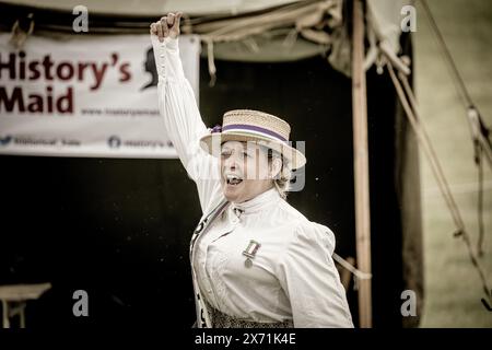 Das vielfältige Angebot an Aktivitäten und Erlebnissen beim Chalke History Festival CVF (früher Chalke Valley History Festival CVHF) spricht bo an Stockfoto