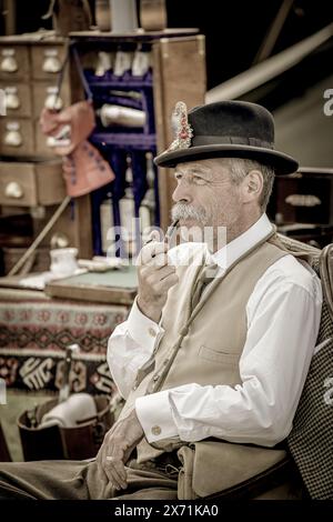 Das vielfältige Angebot an Aktivitäten und Erlebnissen beim Chalke History Festival CVF (früher Chalke Valley History Festival CVHF) spricht bo an Stockfoto