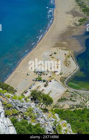 Der Blick von Tepe Manzara, einem Hügel in der Nähe von Dalyan und mit Blick auf den spektakulären Strand von İztuzu Beach Stockfoto