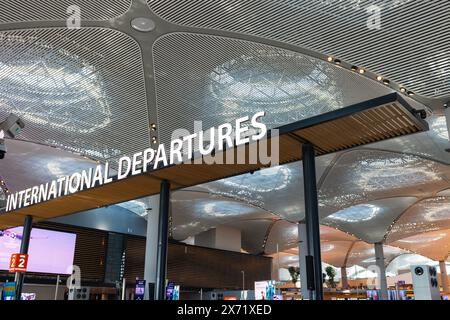 Internationale Abflüge vom Flughafen Istanbul. Istanbul Turkiye - 5.12.2024 Stockfoto