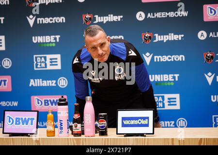 Knokke Heist, Belgien. Mai 2024. Der Cheftrainer des Clubs Nicky Hayen wurde während der wöchentlichen Pressekonferenz des belgischen Fußballvereins Club Brugge KV am Freitag, den 17. Mai 2024 in Knokke-Heist gezeigt. um das nächste Spiel gegen RSC Anderlecht zu diskutieren, da beide Klubs die gleichen Punkte an der Spitze der Meisterschaft vor dem vorletzten Spiel der Titelspiele in der Jupiler Pro League Belgische Meisterschaft haben. BELGA FOTO KURT DESPLENTER Credit: Belga Nachrichtenagentur/Alamy Live News Stockfoto