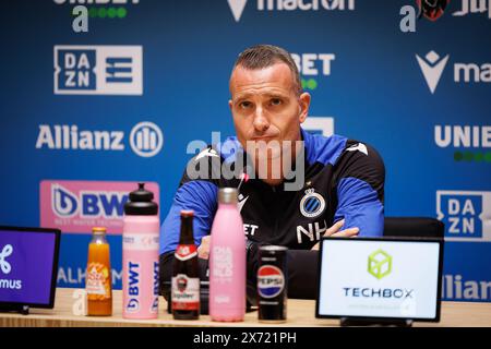 Knokke Heist, Belgien. Mai 2024. Der Cheftrainer des Clubs Nicky Hayen wurde während der wöchentlichen Pressekonferenz des belgischen Fußballvereins Club Brugge KV am Freitag, den 17. Mai 2024 in Knokke-Heist gezeigt. um das nächste Spiel gegen RSC Anderlecht zu diskutieren, da beide Klubs die gleichen Punkte an der Spitze der Meisterschaft vor dem vorletzten Spiel der Titelspiele in der Jupiler Pro League Belgische Meisterschaft haben. BELGA FOTO KURT DESPLENTER Credit: Belga Nachrichtenagentur/Alamy Live News Stockfoto