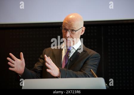 Glasgow UK, 17. Mai 2024: Erster schottischer Minister John Swinney spricht auf dem Barclays Campus. Bild: DB Media Services / Alamy Live Stockfoto