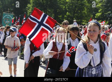 Oslo, Norwegen. Mai 2024. Am 17. Mai 2024 feiert man den norwegischen Tag der Verfassung in Oslo. Quelle: Chen Yaqin/Xinhua/Alamy Live News Stockfoto