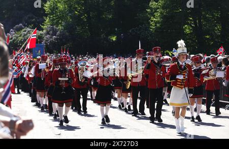 Oslo, Norwegen. Mai 2024. Am 17. Mai 2024 feiert man den norwegischen Tag der Verfassung in Oslo. Quelle: Chen Yaqin/Xinhua/Alamy Live News Stockfoto