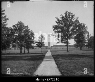 Fort Sheridan, Illinois, General Quarters, 'Copyright 1898 by Detroit Photographic Co.', '01973' und '1973' auf negative., Detroit Publishing Co. No. 01973., Geschenk; State Historical Society of Colorado; 1949, Forts & Fortifications. , Türme. , Baracken. , Usa, Illinois, Fort Sheridan. Stockfoto