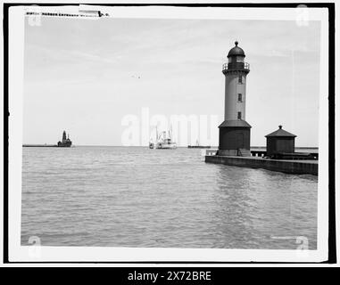 Harbor Entrance, Cleveland, Ohio, Detroit Publishing Co.-Nr. 018624., Geschenk; State Historical Society of Colorado; 1949, Leuchttürme. , Hafen. , Usa, Ohio, Cleveland. , Usa, Erie, Lake. Stockfoto