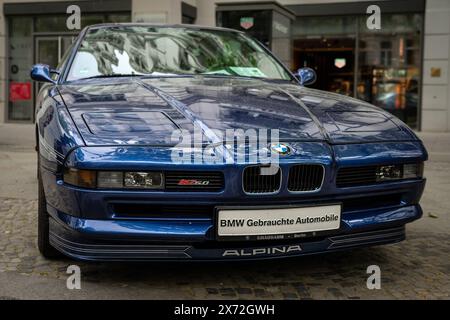 BERLIN - 04. MAI 2024: Der Luxuswagen Alpina B12 5,0 Coupé. Classic Days Berlin 2024. Stockfoto