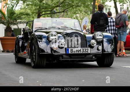 BERLIN - 04. MAI 2024: Der Sportwagen Morgan Plus 8, 1960. Classic Days Berlin 2024. Stockfoto