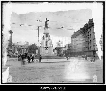 Soldiers' and Sailors' Monument and Russell House, Detroit, mir., Titel aus Jacke. Detroit Publishing Co. No. 042102., Geschenk; State Historical Society of Colorado; 1949, Monuments & Memorials. , Hotels. , Vereinigte Staaten, Geschichte, Bürgerkrieg, 1861-1865. , Usa, Michigan, Detroit. Stockfoto