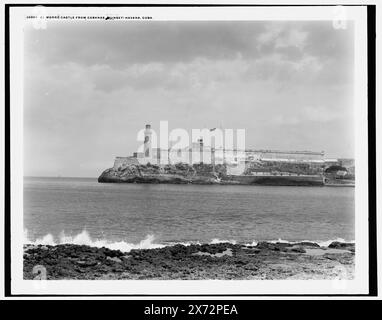 Morro Castle aus Cabanas (Sonnenuntergang), Havanna, Kuba, El, Detroit Publishing Co.-Nr. 05896., Geschenk; State Historical Society of Colorado; 1949, Morro (Havanna, Kuba), Harbors. , Forts & Fortifications. , Sonnenaufgänge und Sonnenuntergänge. Kuba, Havanna. Stockfoto