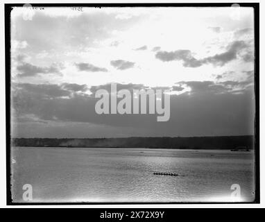 Clouds on the Hudson, Titel aus Jacke, 'WHJ 301' auf negativ, Detroit Publishing Co.-Nr. 32501., Geschenk; State Historical Society of Colorado; 1949, Clouds. , Flüsse. , Sonnenaufgänge und Sonnenuntergänge. , Usa, New York (Bundesstaat), Hudson River. , Usa, New Jersey, Hudson River. Stockfoto