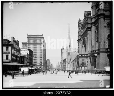 North Broad Street, Philadelphia, Pa., Titel aus Jacke. Freimaurer Tempel rechts. '321 DUP' auf negativ. Detroit Publishing Co.-Nr. 033489., Geschenk; State Historical Society of Colorado; 1949, Streets. , Kommerzielle Einrichtungen. , Usa, Pennsylvania, Philadelphia. Stockfoto