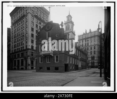 Old State House aus dem Ort des Massakers von Boston, Boston, Mass., Detroit Publishing Co. No. 071592., Geschenk; State Historical Society of Colorado; 1949, Capitols. , Kommerzielle Einrichtungen. , Usa, Massachusetts, Boston. Stockfoto