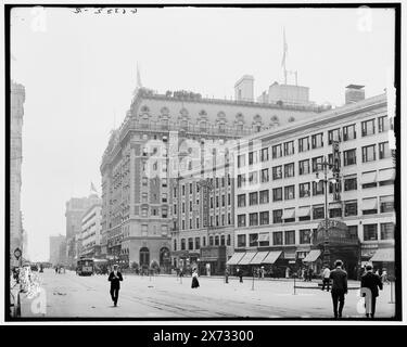 Long Acre Square (Times), New York, N.Y., Videobilder sind nicht sequenziell; die tatsächliche Reihenfolge von links nach rechts ist 1A-10325, 10324., „G 5110“ und „G 6332“ auf den linken bzw. rechten Negativen. Times Square., Detroit Publishing Co.-Nr. 015640., Geschenk; State Historical Society of Colorado; 1949, Plazas. , Usa, New York (Bundesstaat), New York. Stockfoto