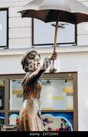 London, Vereinigtes Königreich - 25. September 2023: Mary Poppins Statue am Leicester Square in London Stockfoto