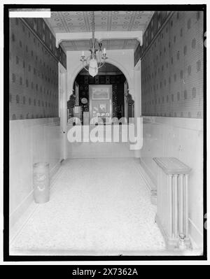 Rezeption, Ypsilanti Mineralbad Haus, Ypsilanti, mich., Titel vom Kataloger erdacht., 'empfangen von Chas. Hemphill, Ypsilanti, in Verbindung mit Postkartenbestellung auf Jacke, Detroit Publishing Co. No. 042838., Geschenk; State Historical Society of Colorado; 1949, öffentliche Bäder. , Innenräume. , Usa, Michigan, Ypsilanti. Stockfoto
