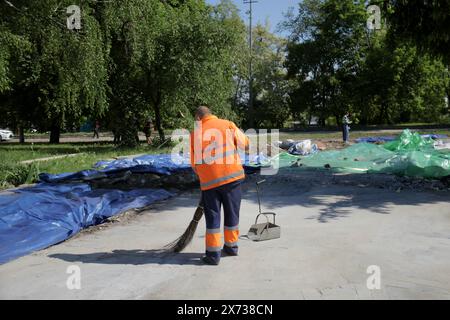 Nicht exklusiv: KIEW, UKRAINE - 17. MAI 2024 - der Ort, an dem sich die SAF-Kirche (provisorisches Gebäude) befand, die illegal von den religiösen Kommunisten errichtet wurde Stockfoto