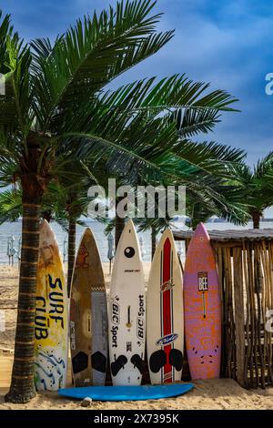Surfbar am Strand im Seebad Sunny Beach, Bulgarien Stockfoto