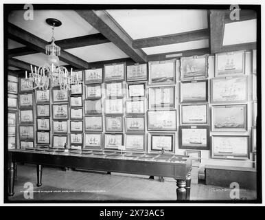 Marine Room, East India Marine Hall, alte Salem Schiffe, Peabody Museum, Salem, Mass., 'No 20' auf negativ. Detroit Publishing Co.-Nr. 078022., Geschenk; State Historical Society of Colorado; 1949, Paintings. , Galerien und Museen. , Innenräume. , Usa, Massachusetts, Salem. Stockfoto