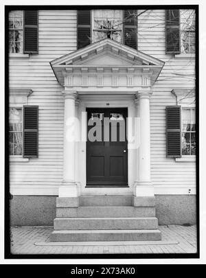 Amos and Solomon Town House, 15 Chestnut Street, Salem, Mass., Titel entwickelt von Cataloger., 'No. 36' auf negative., Detroit Publishing Co. No. 039466., Geschenk; State Historical Society of Colorado; 1949, Dwellings. , Türen und Türöffnungen. , Usa, Massachusetts, Salem. Stockfoto