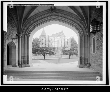 Alexander Hall aus Arch of Blair Hall, Princeton University, N.J., Date Based on Detroit, Catalogue P (1906)., Detroit Publishing Co.-Nr. 016658., Geschenk; State Historical Society of Colorado; 1949, Princeton University. , Bögen. , Auditorien. , Universitäten und Hochschulen. , Usa, New Jersey, Princeton. Stockfoto