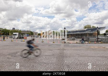 Alexis Sciard/IP3; Paris, Frankreich, 17. Mai 2024 - einige Verkehrsadern sind in der Nähe der französischen Nationalversammlung wegen der Vorbereitungen für die Olympischen Spiele 2024 geschlossen. Die Olympischen Spiele 2024 in Paris finden vom 26. Juli bis 11. August 2024 16 Tage lang statt. PARIS 2024, PREPARATION, ILLUSTRATION, ASSEMBLEE NATIONALE, CHANTIER, SPORT, JEUX OLYMPIQUES, LIEU TOURISTIQUE, JO Credit: MAXPPP/Alamy Live News Stockfoto