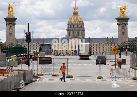 Alexis Sciard/IP3; Paris, Frankreich, 17. Mai 2024 – einige Straßen sind wegen der Vorbereitung auf die Olympischen Spiele 2024 gesperrt. Die Olympischen Spiele 2024 in Paris finden vom 26. Juli bis 11. August 2024 16 Tage lang statt. PARIS 2024, PREPARATION, ILLUSTRATION, ASSEMBLEE NATIONALE, CHANTIER, SPORT, JEUX OLYMPIQUES, LIEU TOURISTIQUE, JO Credit: MAXPPP/Alamy Live News Stockfoto