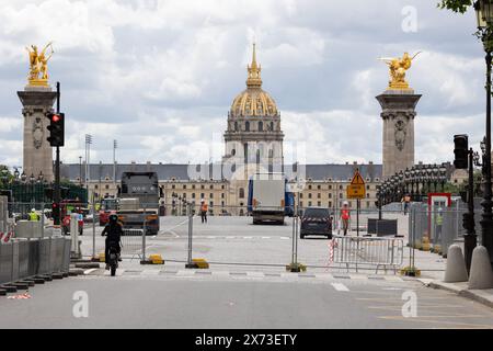 Alexis Sciard/IP3; Paris, Frankreich, 17. Mai 2024 – einige Straßen sind wegen der Vorbereitung auf die Olympischen Spiele 2024 gesperrt. Die Olympischen Spiele 2024 in Paris finden vom 26. Juli bis 11. August 2024 16 Tage lang statt. PARIS 2024, PREPARATION, ILLUSTRATION, ASSEMBLEE NATIONALE, CHANTIER, SPORT, JEUX OLYMPIQUES, LIEU TOURISTIQUE, JO Credit: MAXPPP/Alamy Live News Stockfoto