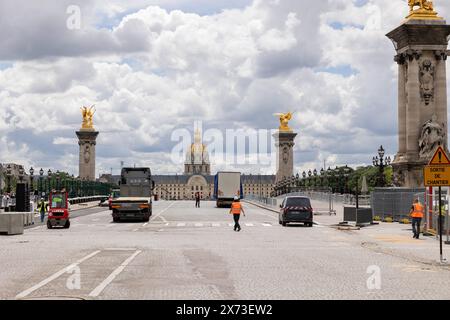 Alexis Sciard/IP3; Paris, Frankreich, 17. Mai 2024 – einige Straßen sind wegen der Vorbereitung auf die Olympischen Spiele 2024 gesperrt. Die Olympischen Spiele 2024 in Paris finden vom 26. Juli bis 11. August 2024 16 Tage lang statt. PARIS 2024, PREPARATION, ILLUSTRATION, ASSEMBLEE NATIONALE, CHANTIER, SPORT, JEUX OLYMPIQUES, LIEU TOURISTIQUE, JO Credit: MAXPPP/Alamy Live News Stockfoto