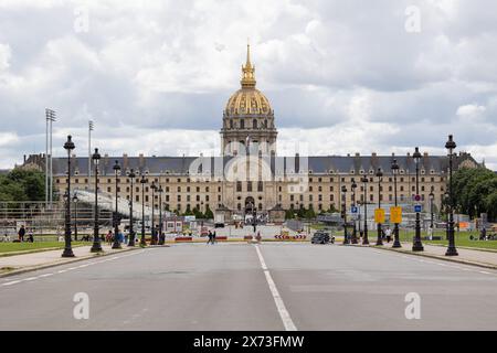 Alexis Sciard/IP3; Paris, Frankreich, 17. Mai 2024 – einige Straßen sind wegen der Vorbereitung auf die Olympischen Spiele 2024 gesperrt. Die Olympischen Spiele 2024 in Paris finden vom 26. Juli bis 11. August 2024 16 Tage lang statt. PARIS 2024, PREPARATION, ILLUSTRATION, ASSEMBLEE NATIONALE, CHANTIER, SPORT, JEUX OLYMPIQUES, LIEU TOURISTIQUE, JO Credit: MAXPPP/Alamy Live News Stockfoto