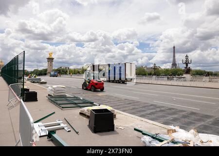 Alexis Sciard/IP3; Paris, Frankreich, 17. Mai 2024 - die Pont Alexandre III ist wegen der Vorbereitung auf die Olympischen Spiele 2024 geschlossen. Die Olympischen Spiele 2024 in Paris finden vom 26. Juli bis 11. August 2024 16 Tage lang statt. PARIS 2024, PREPARATION, ILLUSTRATION, ASSEMBLEE NATIONALE, CHANTIER, SPORT, JEUX OLYMPIQUES, LIEU TOURISTIQUE, JO Credit: MAXPPP/Alamy Live News Stockfoto