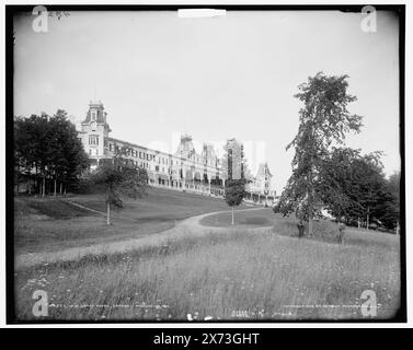 New Grand Hotel, Catskill Mountains, N.Y., Videobilder sind nicht sequenziell; tatsächliche Reihenfolge von links nach rechts ist 1A-06433, 06432., rechts negativ ebenfalls separat ausgegeben., '433G' auf links negativ; '432-G' auf rechts negativ., Detroit Publishing Co. Nrn. 010665 und 014572., Geschenk; State Historical Society of Colorado; 1949, Mountains. , Hotels. , Resorts. , Usa, New York (Bundesstaat), Catskill Mountains. , Usa, New York (Bundesstaat), Highmount. Stockfoto