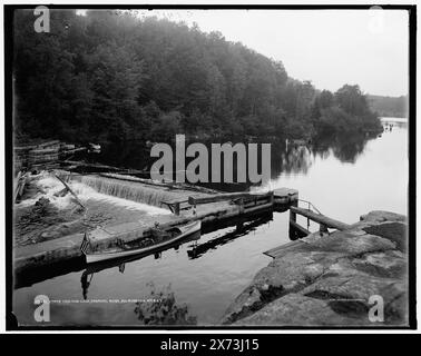 State Damm and Lock, Saranac River, Adirondack MTS., N.Y., 'G 5418' auf negativ. Detroit Publishing Co.-Nr. 071495., Geschenk; State Historical Society of Colorado; 1949, Dams. , Schlösser (Wasserbau) , Flüsse. , Usa, New York (Bundesstaat), Saranac River. , Usa, New York (Bundesstaat), Adirondack Mountains. Stockfoto