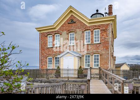 Saugerties , NY, USA - 19.04.2024: Frühjahrsfoto des historischen Saugerties Lighthouse am Hudson River. Stockfoto