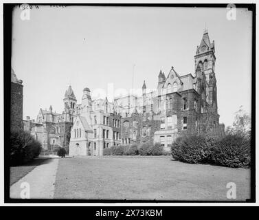 College Hall, University of Pennsylvania, Philadelphia, Pa., Titel von Jackett. 'h 428' auf negativ., Detroit Publishing Co.-Nr. 034759., Geschenk; State Historical Society of Colorado; 1949, Universities & Colleges. , Bildungseinrichtungen. , Usa, Pennsylvania, Philadelphia. Stockfoto