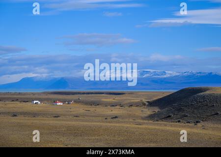 El Calafate, Patagonien, Argentinien - Landschaft entlang der wenig befahrenen Landstraße zwischen El Calafate und El Chaltén. Das Alpengebirge in t Stockfoto