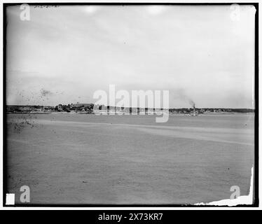 Sandy Bay and North Atlantic Squadron, Rockport, Mass., Titel aus Jacke., ursprünglich der linke Teil eines zweiteiligen Panoramas; rechter Abschnitt nicht in Sammlung., '3450' und '2-L' auf negativ., Detroit Publishing Co. No. 037116., Geschenk; State Historical Society of Colorado; 1949, Government Vessel, American. , Hafen. , Usa, Massachusetts, Rockport. Stockfoto