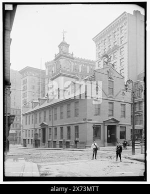 Old State House aus Washington St., Boston, Mass., '3358' auf negativ. Detroit Publishing Co. No. 019625., Geschenk; State Historical Society of Colorado; 1949, Old State House (Boston, Mass.), Capitols. , Usa, Massachusetts, Boston. Stockfoto