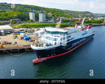 Port Glasgow, Schottland, Großbritannien. Mai 2024. Luftaufnahme der Caledonian MacBrayne Fähre Glen Rosa bei der Ferguson Marine Werft in Port Glasgow am Fluss Clyde. Die stark verspätete Fähre wird derzeit repariert. Iain Masterton/Alamy Live News Stockfoto